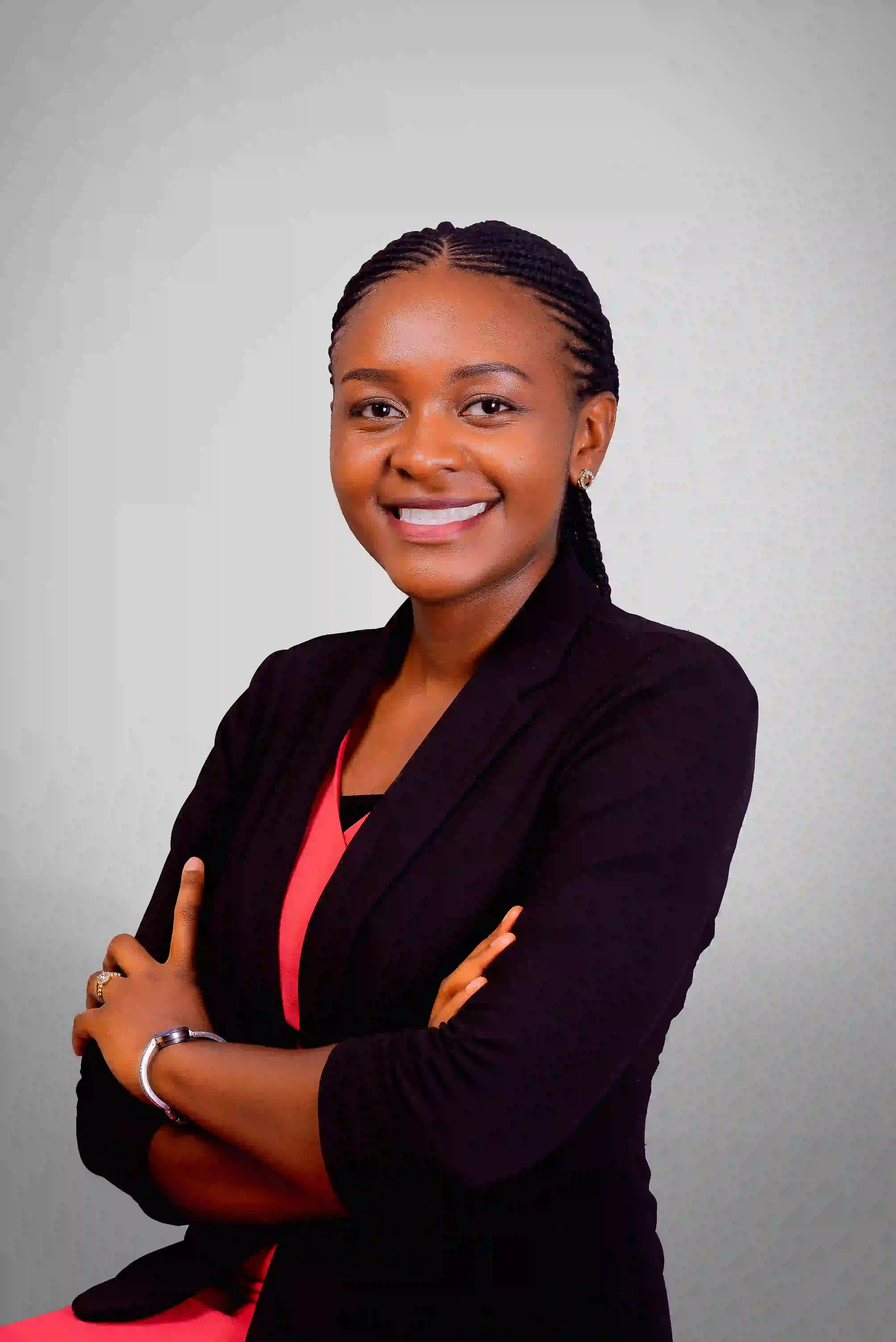 Gwenelyne Achu - Sakwe